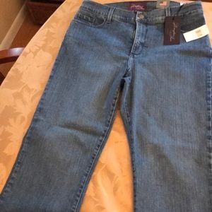 Women’s blue denim bootleg NYDJ jeans, sz 16 nwt